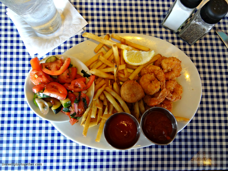 A Weekender's Travel Guide to Charleston, SC | Where to eat in Charleston, SC: Fleet Landing Restaurant