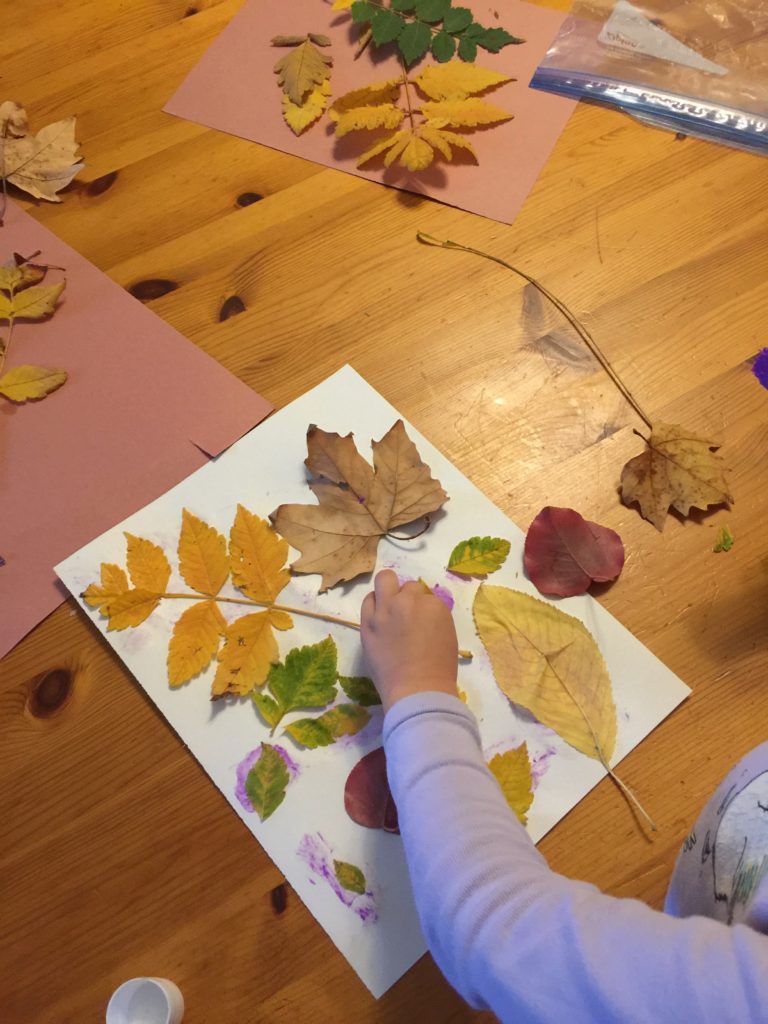 Fall Craft Ideas for Kids - Glitter Glue Leaf Tracing #fall #fallcrafts #toddleractivities #toddler #preschool #toddlercraft #preschoolcraft