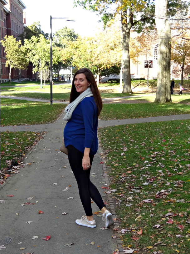 Stylish Athleisure Wear During Pregnancy #maternitystyle #pregnancystyle #athleisure #streetwear #fallfashion