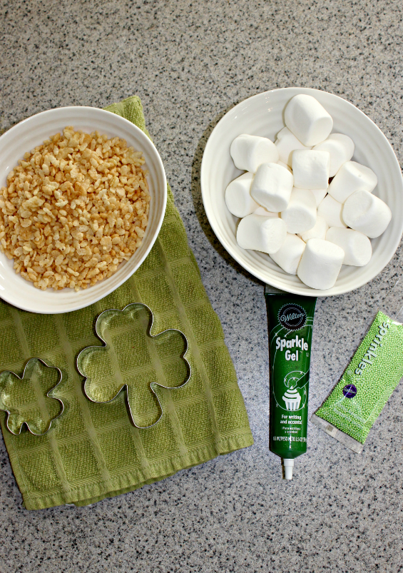 Simple & Easy St. Patrick's Day Treats - Shamrock Crispy Treats with Green Sprinkles, St. Patrick's Day | Snacks | Easy Dessert | Holiday Food | Holiday Snacks | Recipes