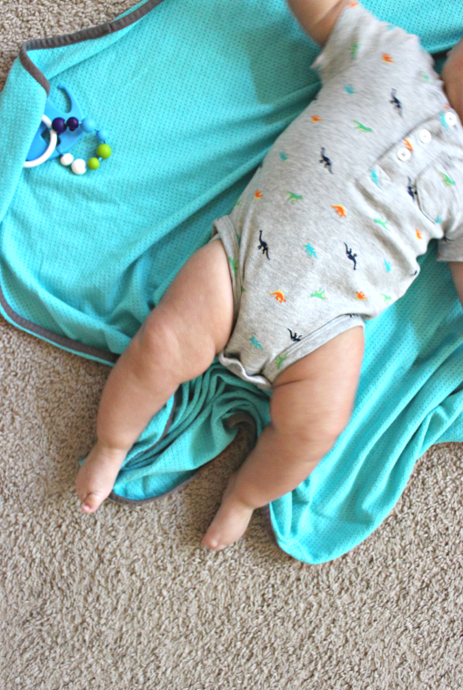 (sponsored) 10 Uses for Swaddle Blankets for Newborns and Toddlers - Why Swaddle Blankets are a MUST HAVE for New Moms | Live Well Play Together | #babyregistry #swaddleblankets #babyktan #newbornessentials #newmom