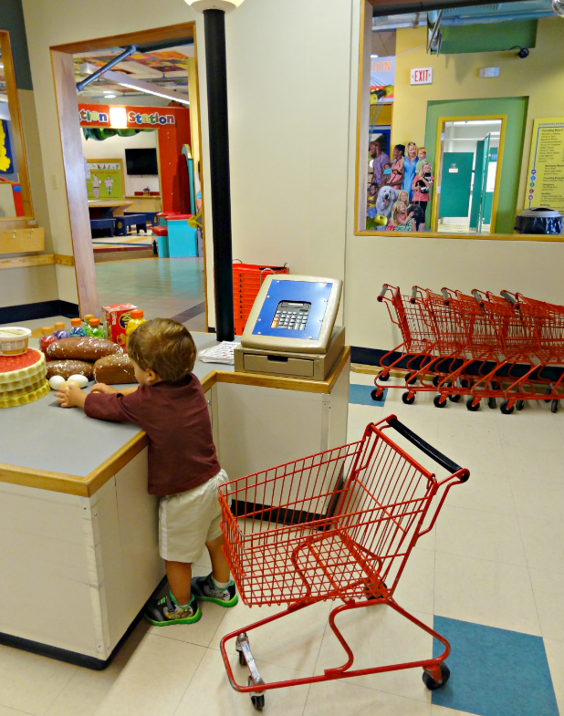 Kidsenses Children's Museum, Rutherfordton, NC Grocery Store Exhibit | #pretendplay #childrensmuseum #visitnc #northcarolina #familytravel