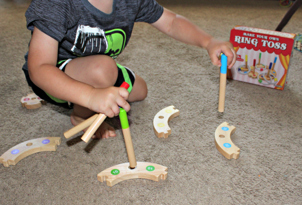 Montessori Toys for Toddlers - A Review of Mommy's Promise Wooden Toys by Live Well Play Together | livewellplaytogether.com #woodentoys #educationaltoys #preschoolpuzzles #montessoritoys