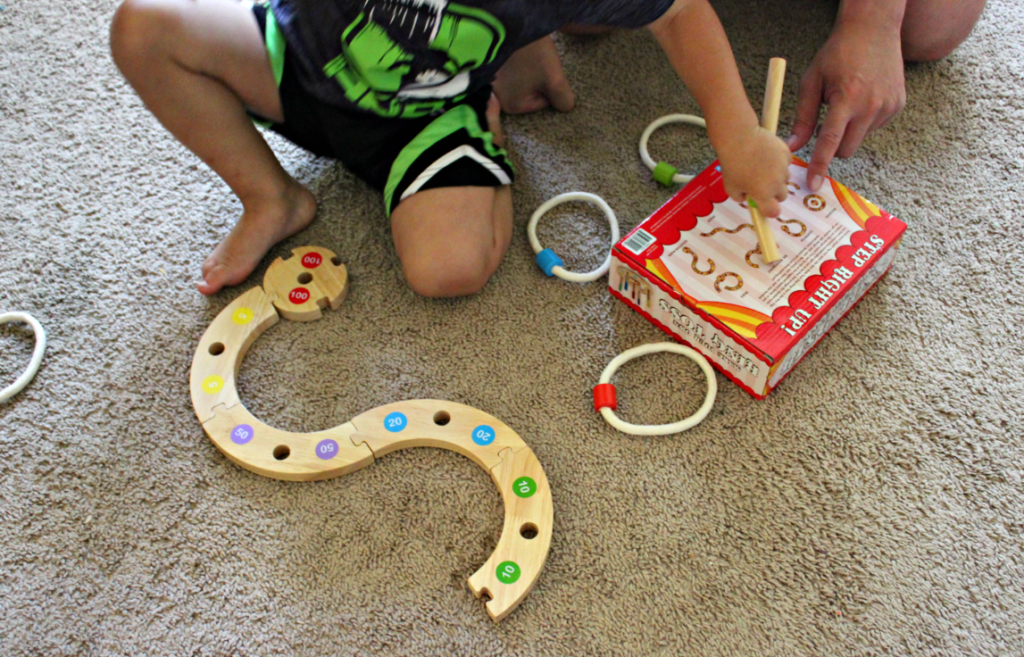 Montessori Toys for Toddlers - A Review of Mommy's Promise Wooden Toys by Live Well Play Together | livewellplaytogether.com #woodentoys #educationaltoys #preschoolpuzzles #montessoritoys