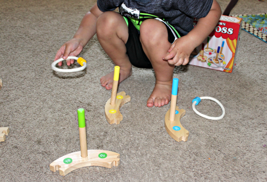 Montessori Toys for Toddlers - A Review of Mommy's Promise Wooden Toys by Live Well Play Together | livewellplaytogether.com #woodentoys #educationaltoys #preschoolpuzzles #montessoritoys