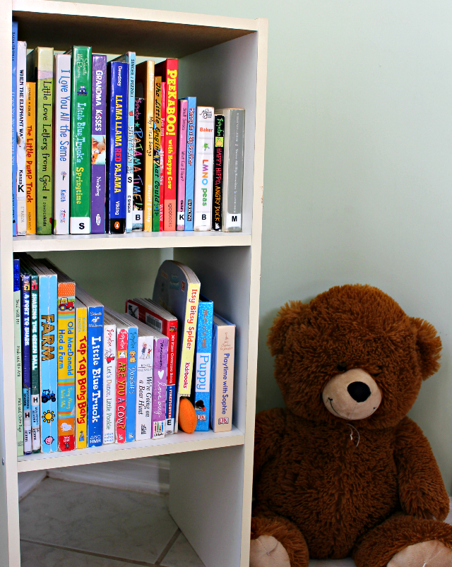 How to Grow Your Child's Library on a Budget: How to Find the Best Children's Books for Cheap or Free. livewellplaytogether.com | #littlereaders #literacy #earlyliteracy #childrensbooks #savingmoney