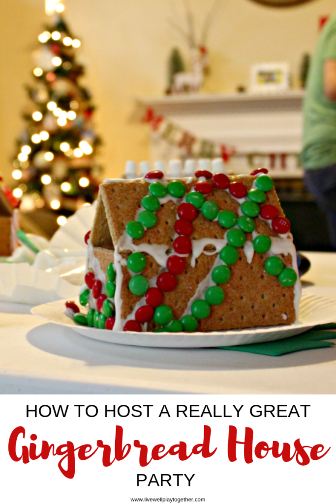 2018 Gingerbread House Party : The Best Tips to Host a Great Gingerbread House Party! Fun for the whole family and great for kids! Tips and Tricks for a successful Gingerbread House Decorating Party! #christmasfun #gingerbreadhouses #Christmaswithkids