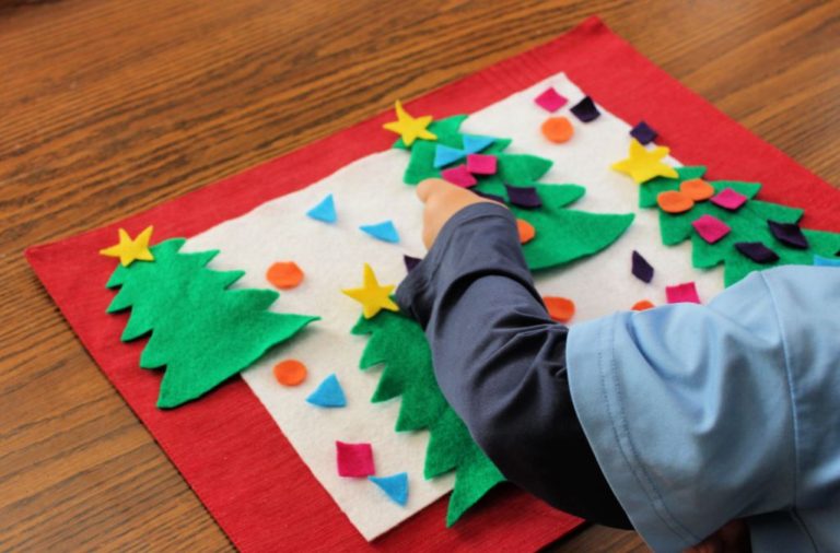 Mini Felt Christmas Tree: Busy Bag for Toddlers & Preschoolers