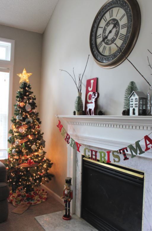 Kid-Friendly Christmas Tree and Living Room decoration ideas