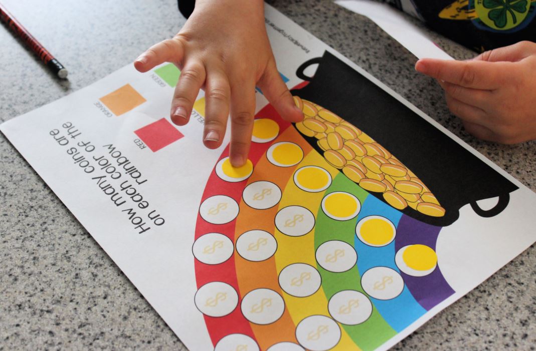 Color Paper Activity Rainbow Paper Craft for Kids - Live Well Play Together