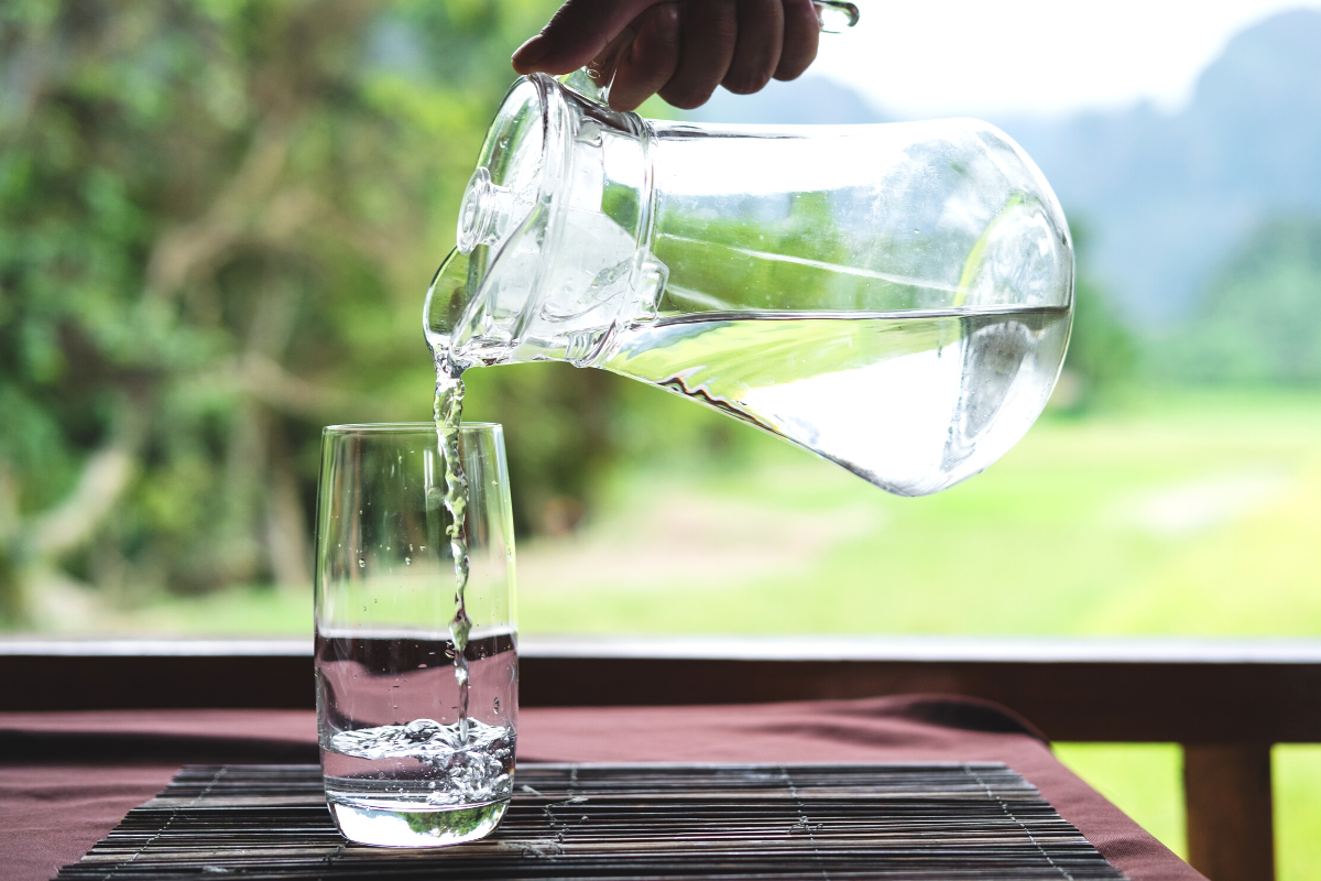 10 Easy Ways to Drink More Water + Printable Water Tracker - Live Well ...