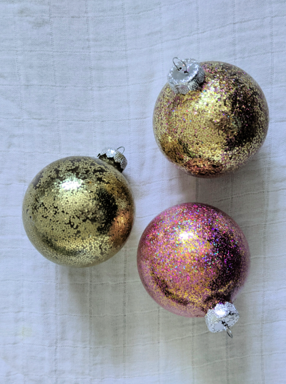 DIY Glitter Bauble Ornaments Tutorial 
